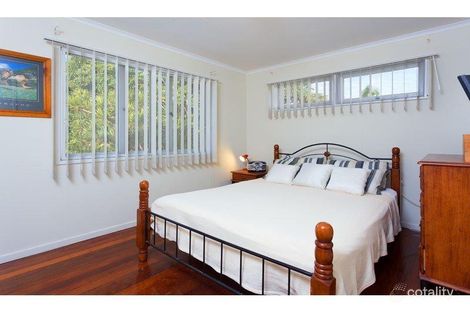 Property photo of 170 Randall Road Wynnum West QLD 4178