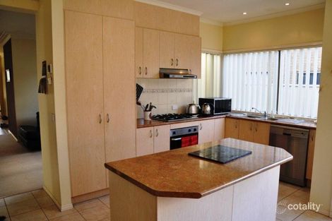 Property photo of 7 Gardenia Close Craigieburn VIC 3064