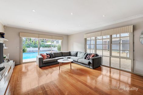 Property photo of 20 Prunella Close Doncaster VIC 3108
