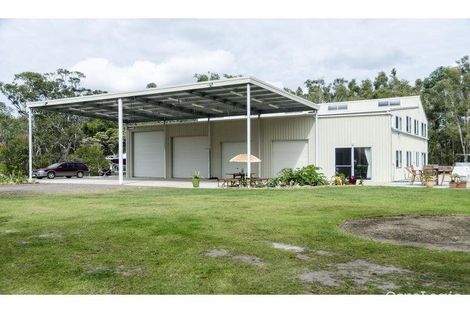 Property photo of 33 Paradise Drive Weyba Downs QLD 4562