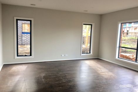 Property photo of 19 Wallagaraugh Parkway Wollert VIC 3750