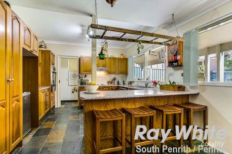 Property photo of 10 Peppermint Crescent Kingswood NSW 2747