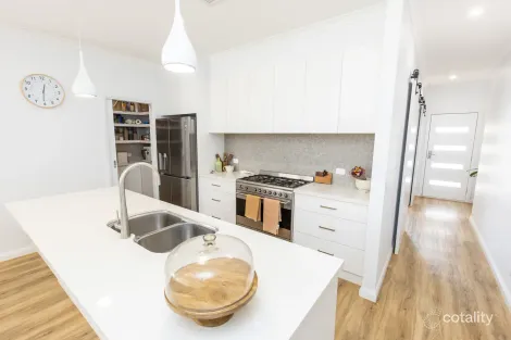 Property photo of 13 Joseph Court Red Cliffs VIC 3496