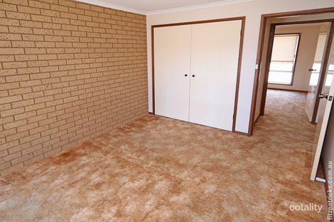 Property photo of 2/31 Wren Street Mount Austin NSW 2650