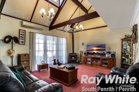 Property photo of 10 Peppermint Crescent Kingswood NSW 2747