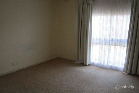 Property photo of 2/40 Stawell Street Cranbourne VIC 3977