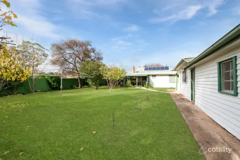 Property photo of 16 Reef Street Wedderburn VIC 3518