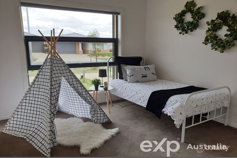 Property photo of 17 Black Duck Crossing Kilmore VIC 3764