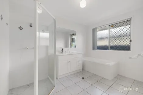 Property photo of 2 Cedar Court Currimundi QLD 4551