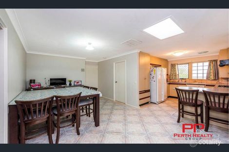 Property photo of 32 Almond Way Forrestfield WA 6058