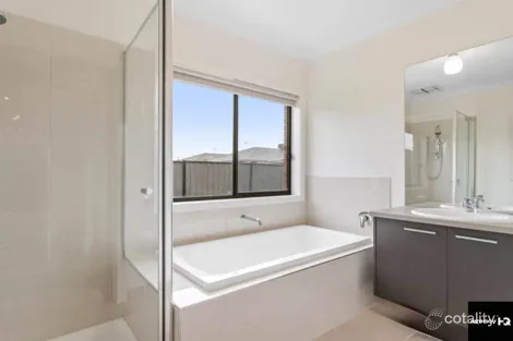 Property photo of 6 Radiance Street Tarneit VIC 3029