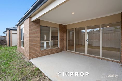 Property photo of 4 Primrose Crescent Mickleham VIC 3064