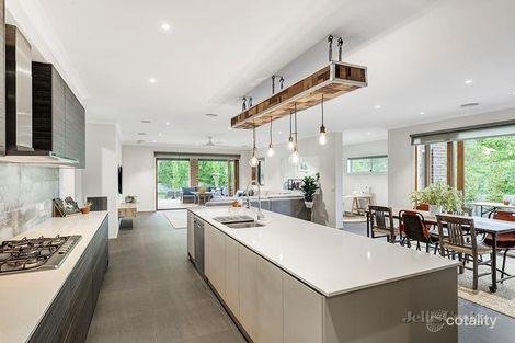 Property photo of 27 Kincumber Drive Croydon VIC 3136