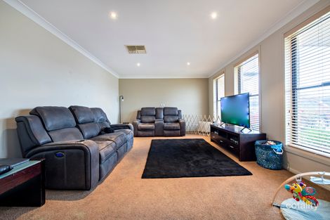 Property photo of 10 Cronin Place Dubbo NSW 2830