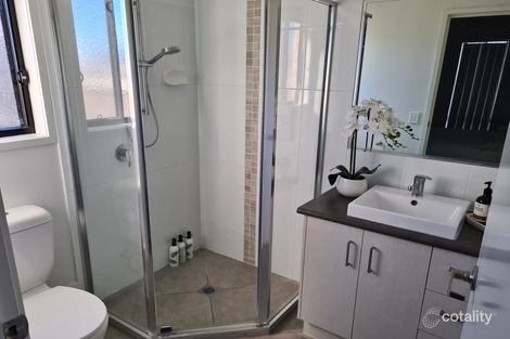 1/16 Imperial Cct, Eli Waters, QLD 4655