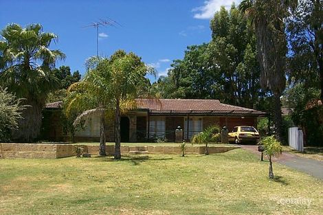 4 Deakin Ct, Kelmscott, WA 6111