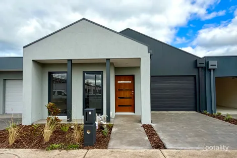 7 Lusk Cres, Donnybrook, VIC 3064