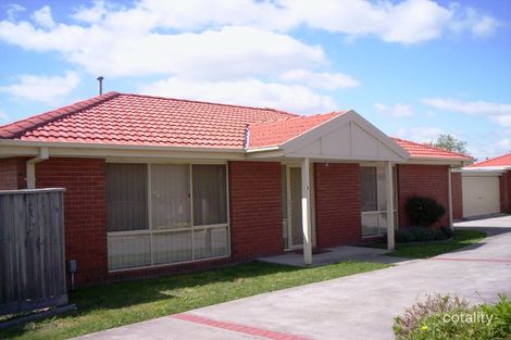 Property photo of 2/1 Montclaire Court Pakenham VIC 3810