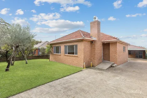 Property photo of 33 Waratah Parade Narraweena NSW 2099