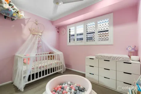 Property photo of 18 Grasstree Place Ningi QLD 4511