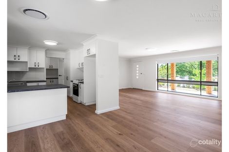 Property photo of 8 Pinaroo Drive Glenfield Park NSW 2650