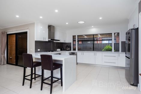 Property photo of 11 Durack Court Point Cook VIC 3030
