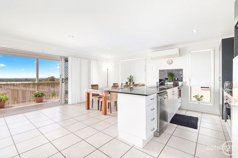 Property photo of 32 Bayridge Heights Drive Nikenbah QLD 4655