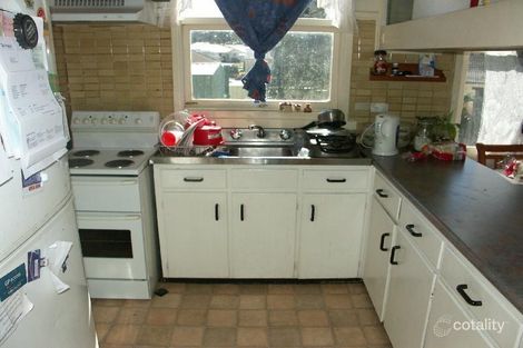 Property photo of 5 Ottys Lane Fennell Bay NSW 2283