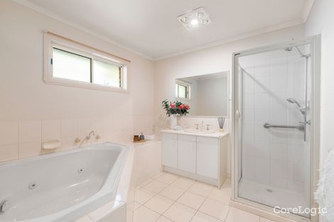 Property photo of 4 Latham Close Mill Park VIC 3082