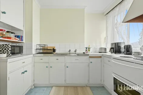 Property photo of 8/8 Ballawinnie Road Lindisfarne TAS 7015