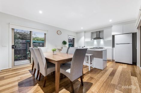 Property photo of 2/30 Highfield Avenue Mulgrave VIC 3170