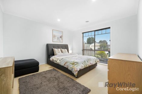 Property photo of 8 Heidi Court Pakenham VIC 3810