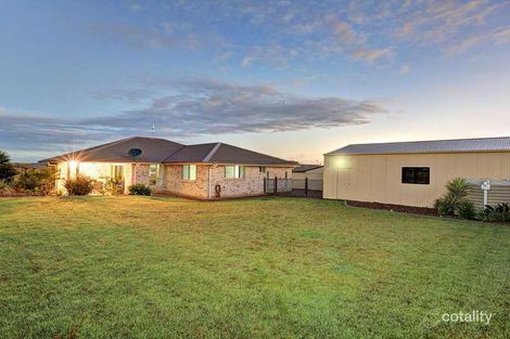 Property photo of 3 Outlook Court Ashfield QLD 4670