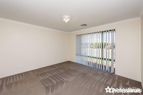 Property photo of 8 Thornhill Lane Beachlands WA 6530