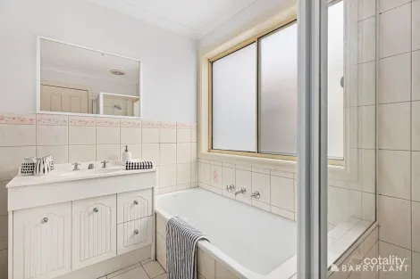 Property photo of 15 Bent Street Bundoora VIC 3083