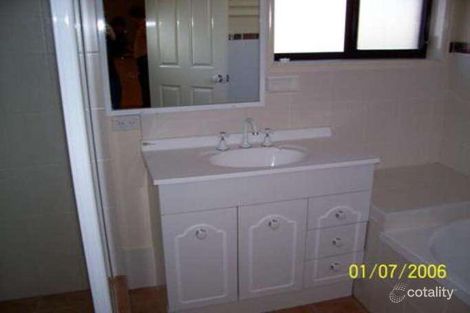 Property photo of 4 Banbury Close Bundamba QLD 4304