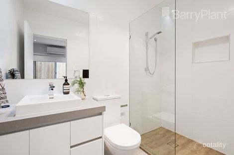 2/10 Melville Rd, Brunswick West, VIC 3055