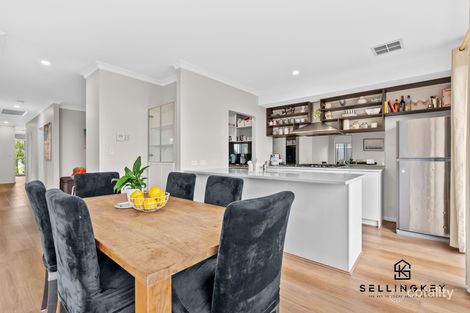 8 Woodloes St, Piara Waters, WA 6112