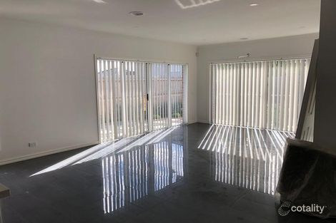 Property photo of 11/274 Pound Road Hampton Park VIC 3976