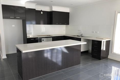 Property photo of 11/274 Pound Road Hampton Park VIC 3976