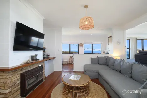 Property photo of 11 Bellevue Crescent North Avoca NSW 2260