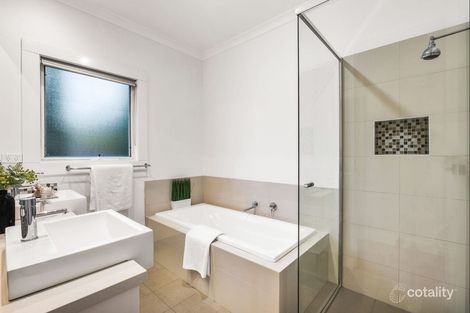Property photo of 4 Montie Court Glen Waverley VIC 3150