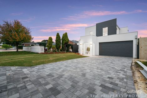 Property photo of 31 The Return Woodvale WA 6026