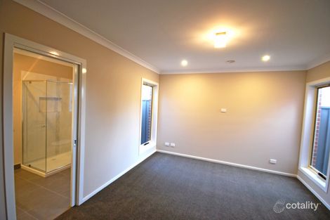 Property photo of 2 Lakeview Place Mooroopna VIC 3629