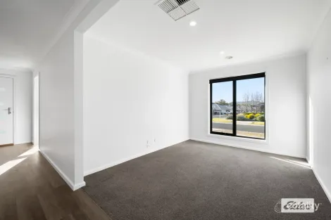 Property photo of 15 Beadsworth Street Baranduda VIC 3691