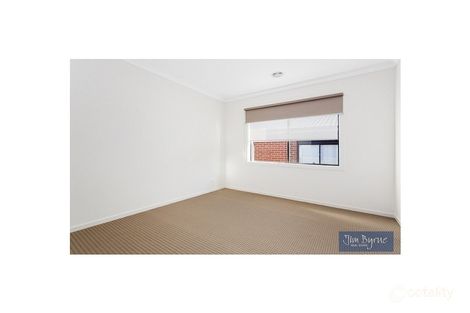 Property photo of 5 Dangelo Avenue Officer VIC 3809