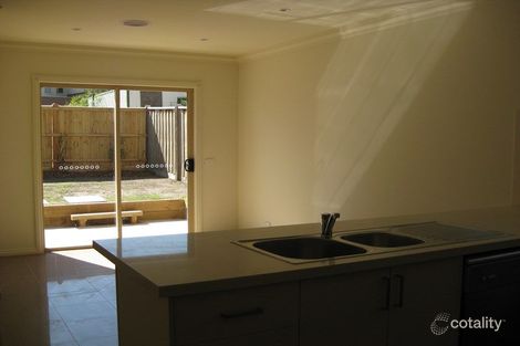 Property photo of 26/5 Delacombe Drive Mill Park VIC 3082