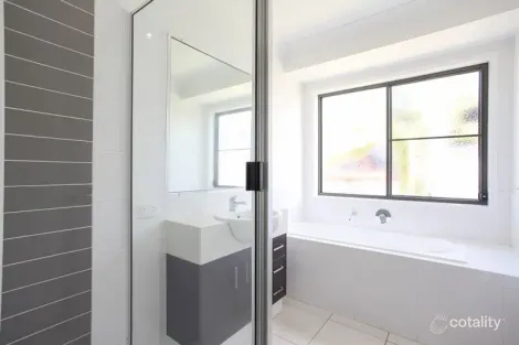 Property photo of 7 Brearley Court Rural View QLD 4740