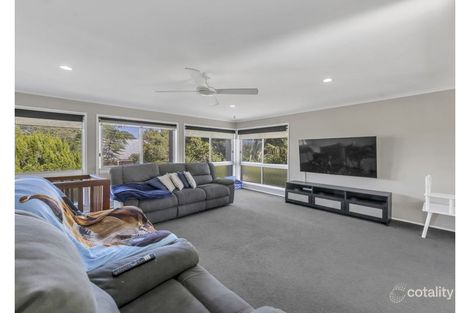 Property photo of 21 Suffield Drive Yamanto QLD 4305