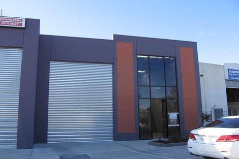 2 Deblin Dr, Narre Warren, VIC 3805